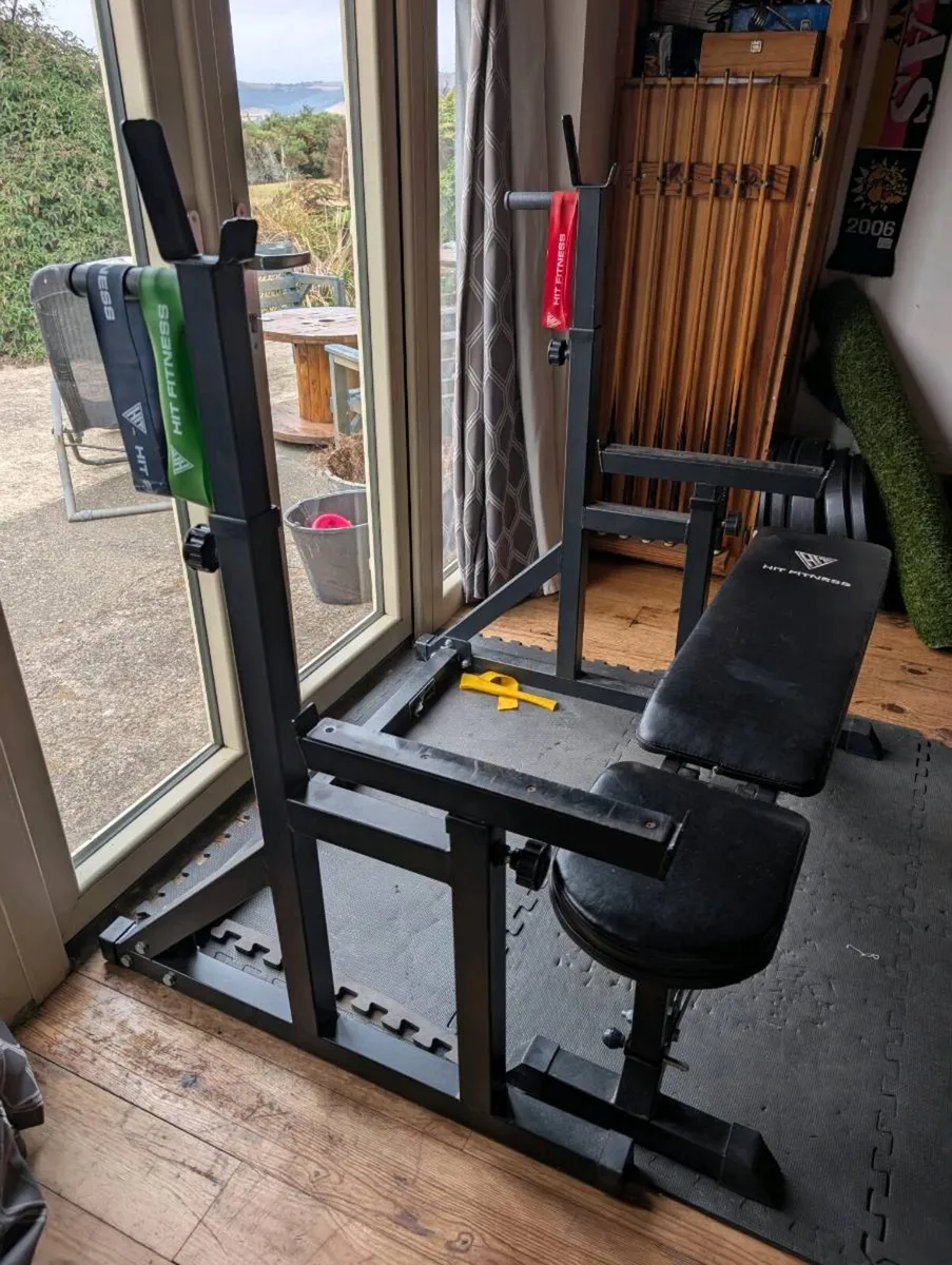 Half rack with plate and dumbbell set - Image 1