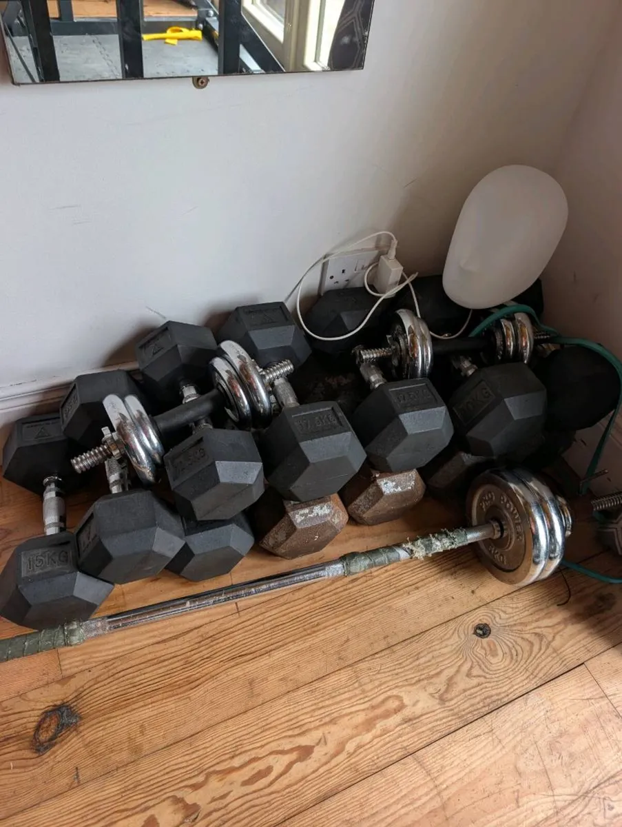 Half rack with plate and dumbbell set - Image 3