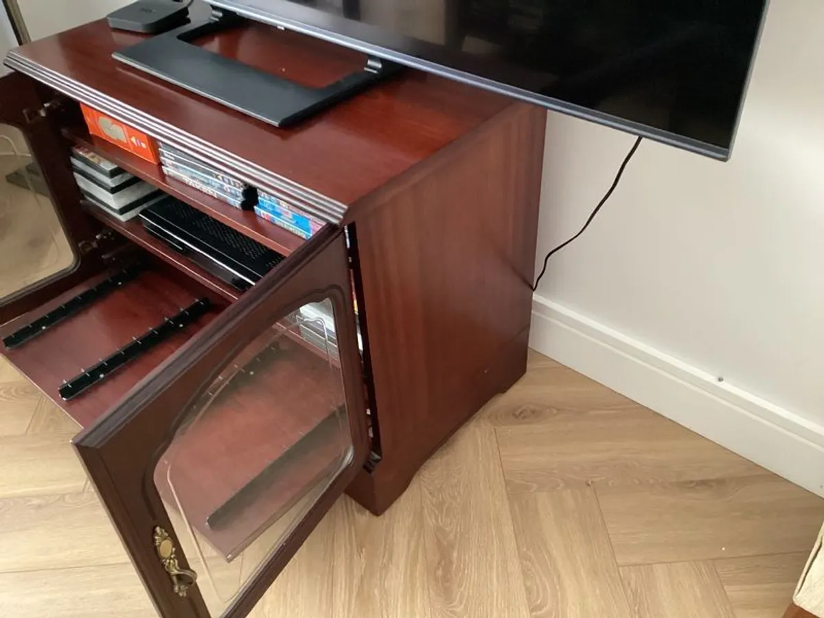 TV Stand - Image 4