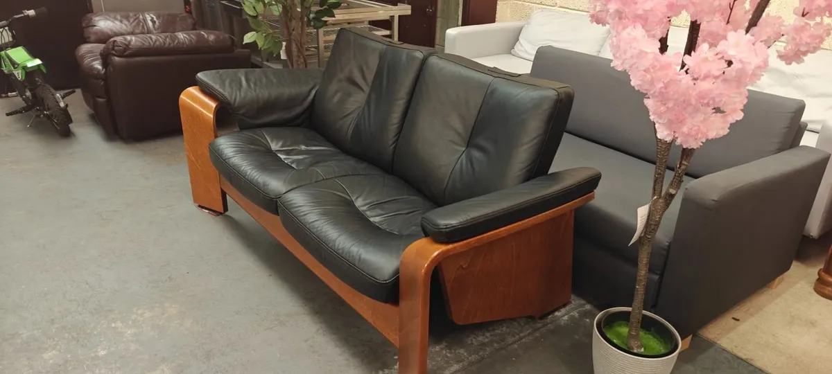 Art Deco Style Stressless 2 Seater Recliner Sofa - Image 3