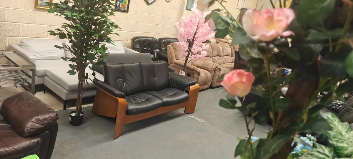 Art Deco Style Stressless 2 Seater Recliner Sofa - Image 1