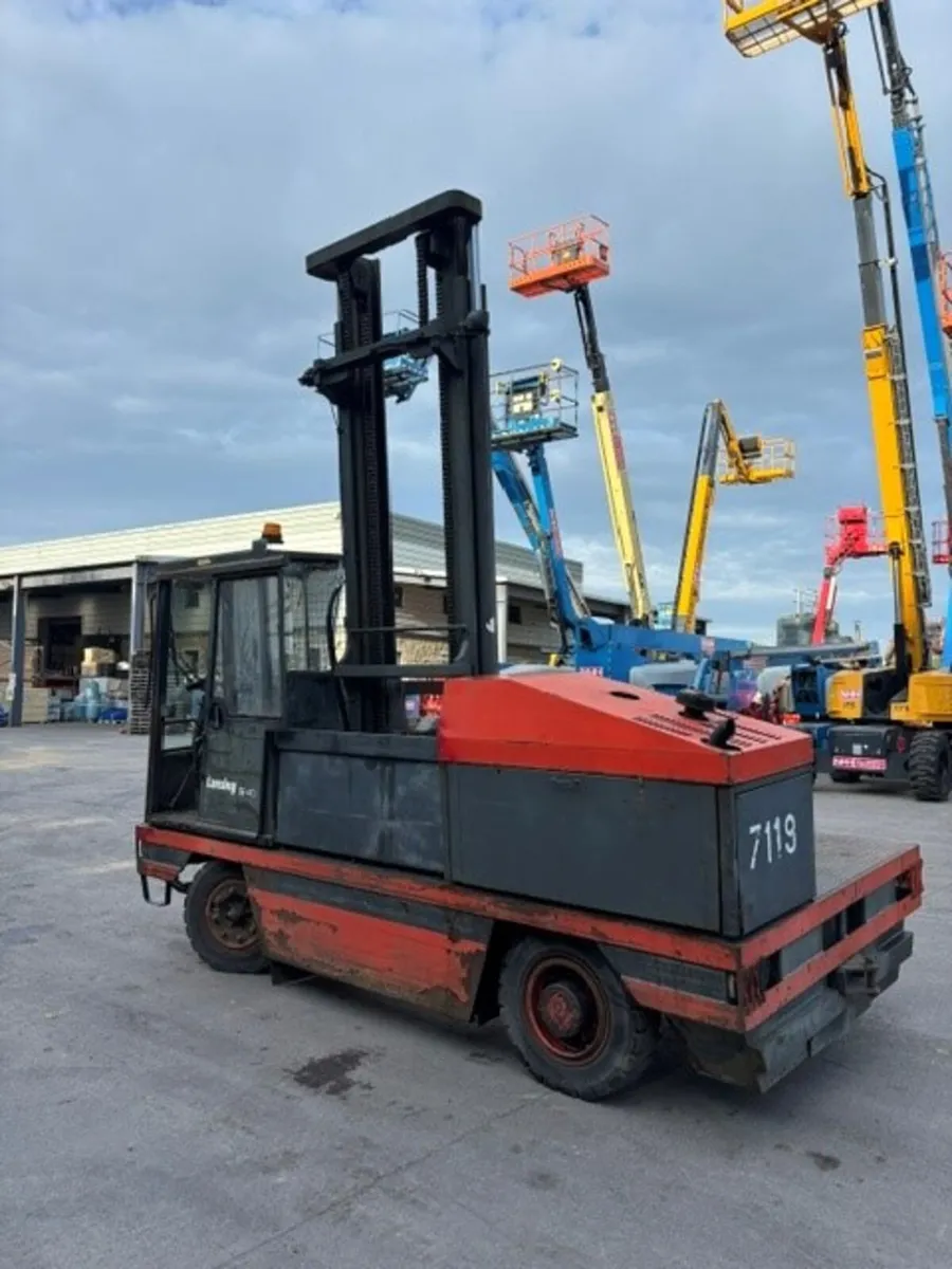 LINDE LANSING S40 SIDE LOADER FORKLIFT - Image 4