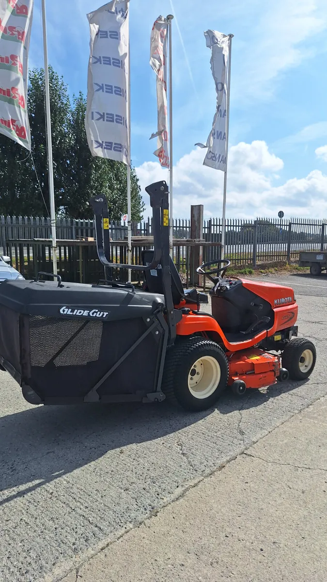 Kubota G21E Low Dump Mower - Image 4