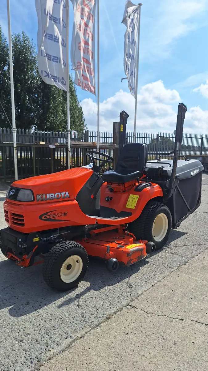 Kubota G21E Low Dump Mower - Image 2