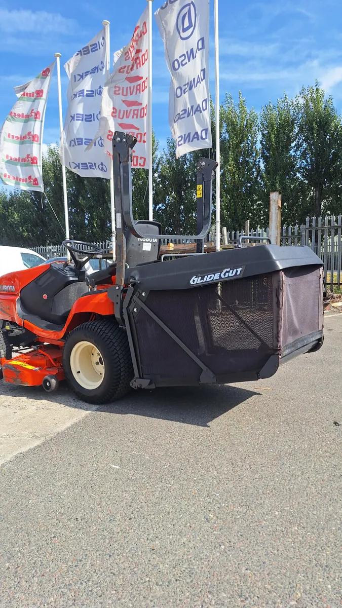 Kubota G21E Low Dump Mower - Image 3