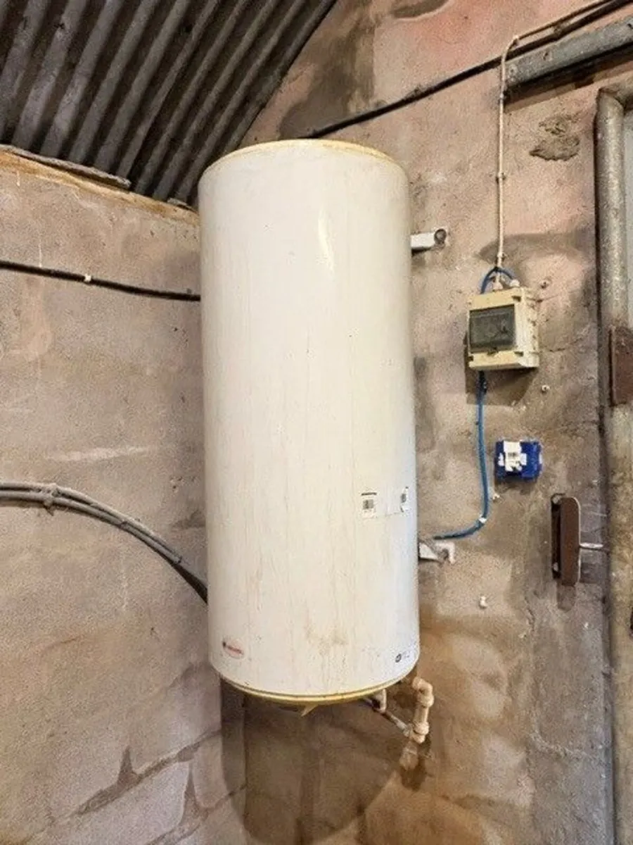 Milk Bulk Tank For Sale - Image 4