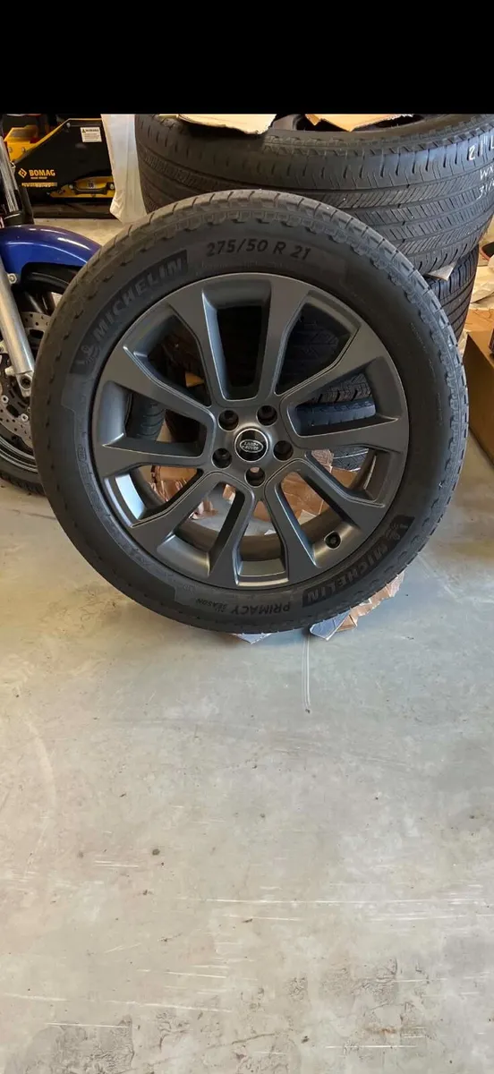 Landrover alloys and tyres - Image 1