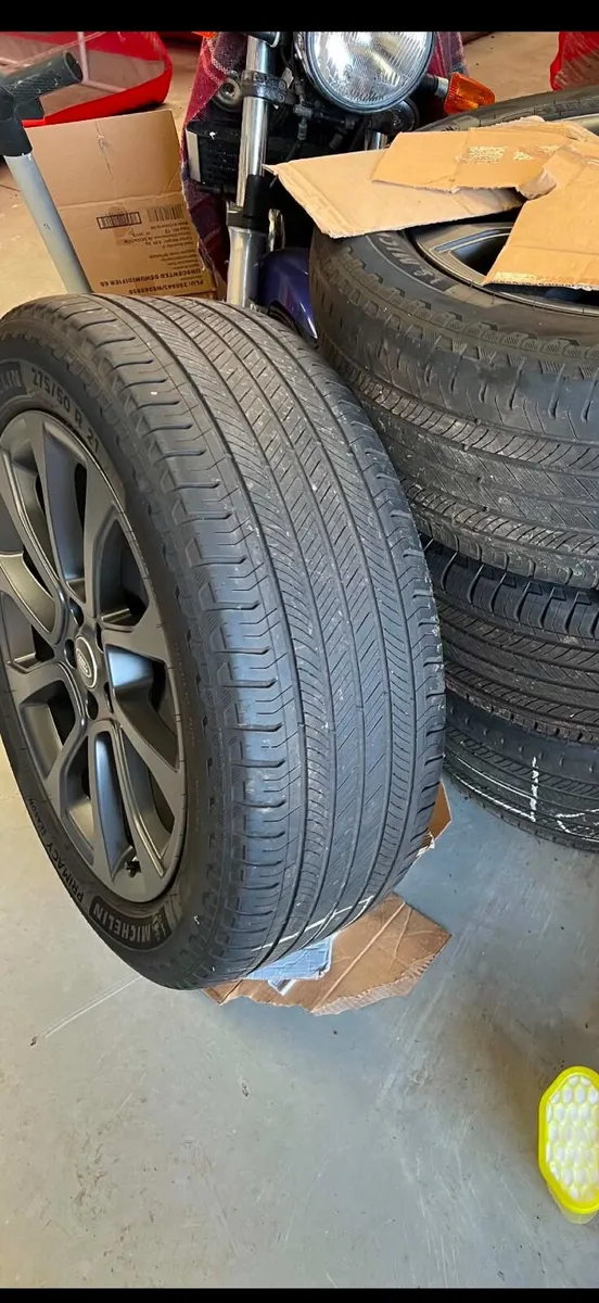 Landrover alloys and tyres - Image 4