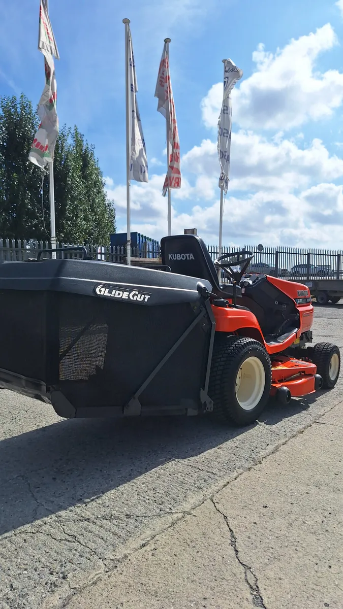 Kubota G21 Low Dump Mower - Image 3