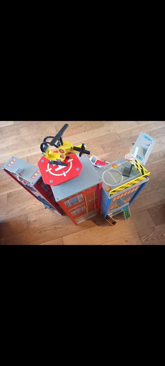 Wooden fire station - Image 3