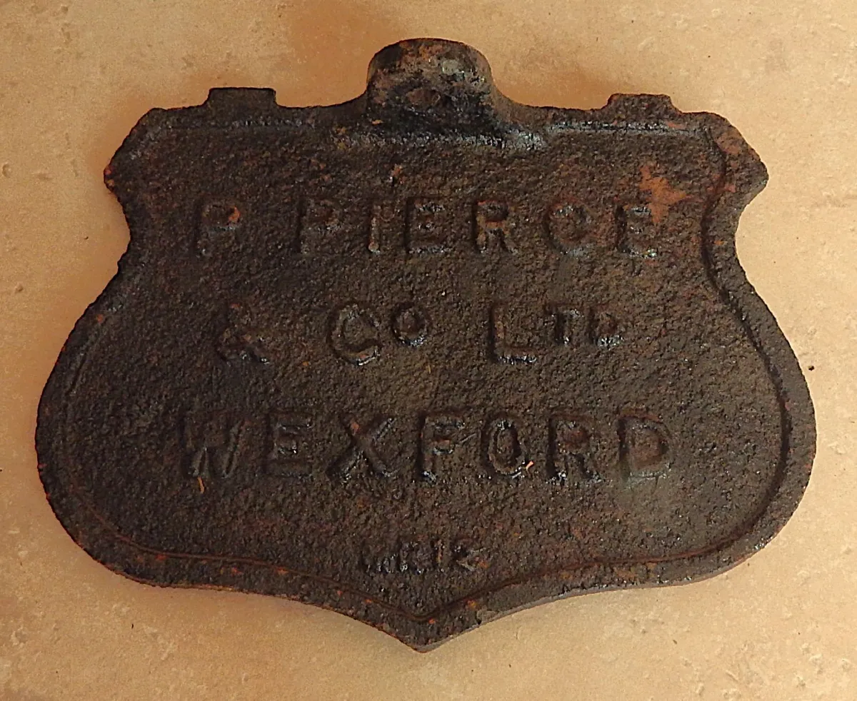 Vintage Pierce & Co Wexford Cast Iron Plate - Image 3