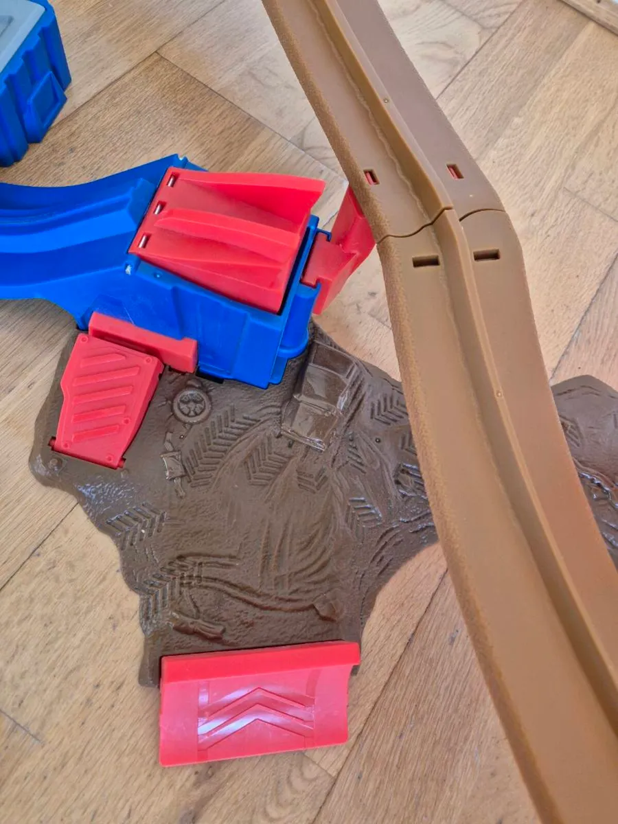 Monster Jam hot wheels track - Image 4