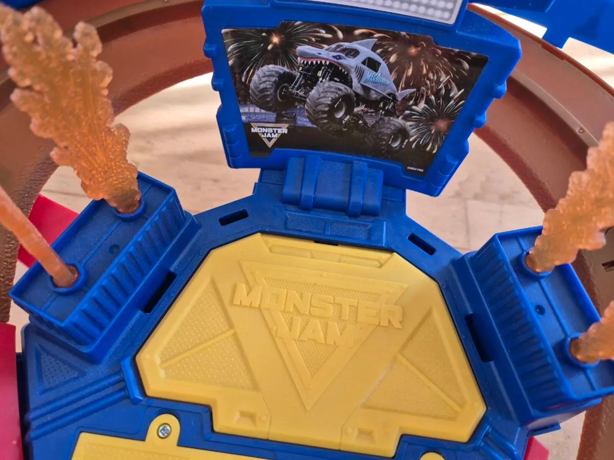 Monster Jam hot wheels track - Image 3