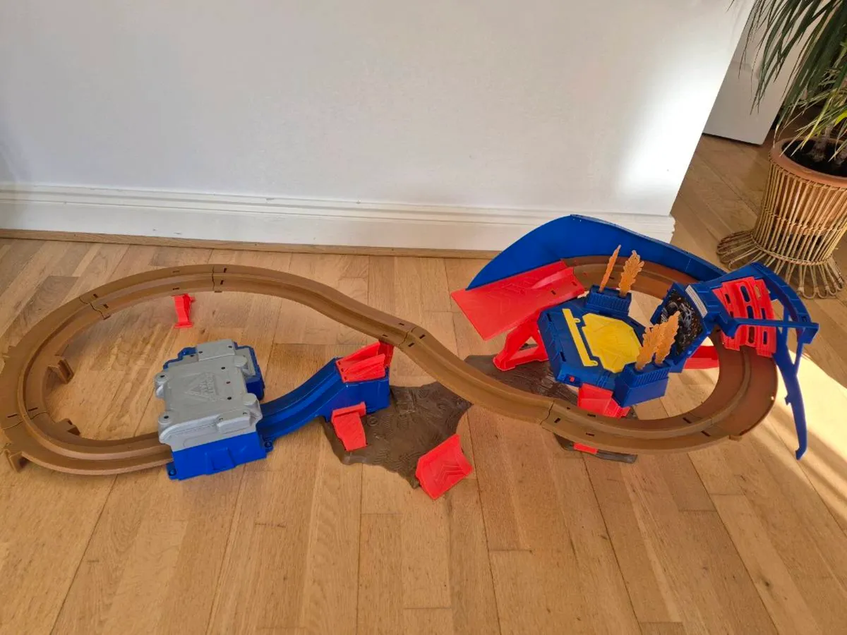 Monster Jam hot wheels track - Image 1
