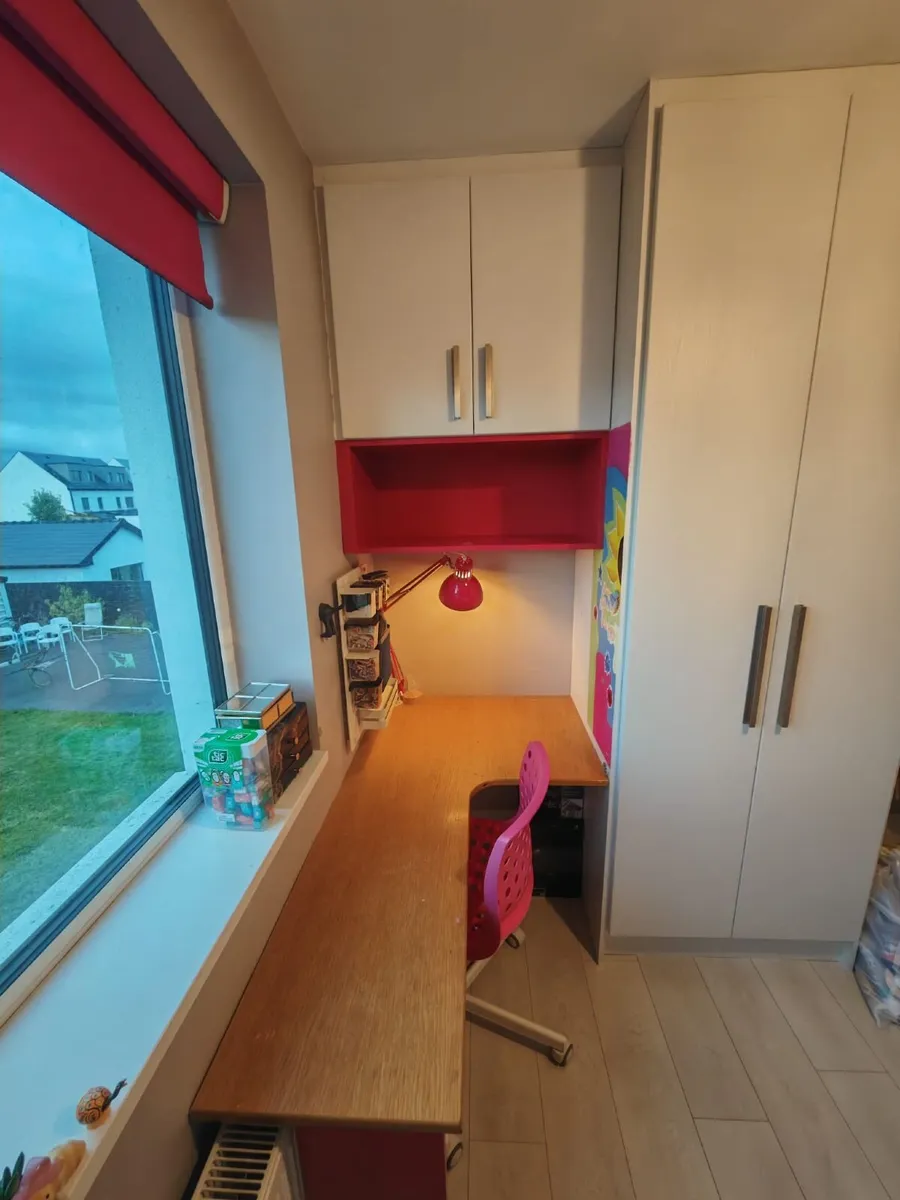 Bedroom furniture - Image 1