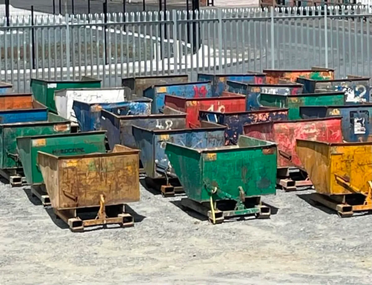 Tipping Skips - Image 1