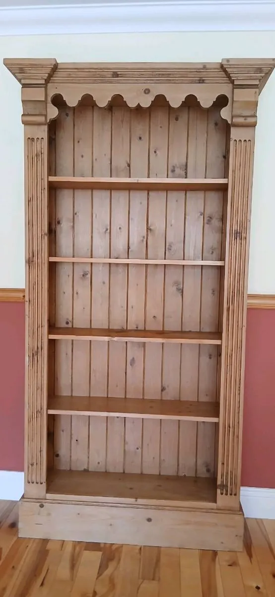 Pine Bookcase. 5 shelves. Solid pine. As New - Image 1