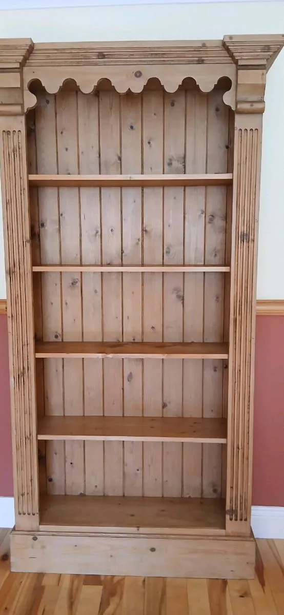 Pine Bookcase. 5 shelves. Solid pine. As New - Image 2