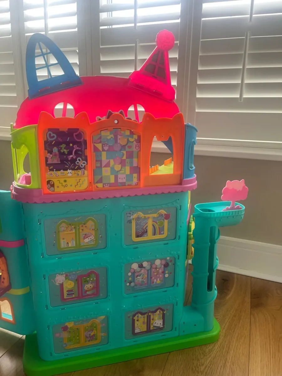 Gabby Doll House & Accessories - Image 4