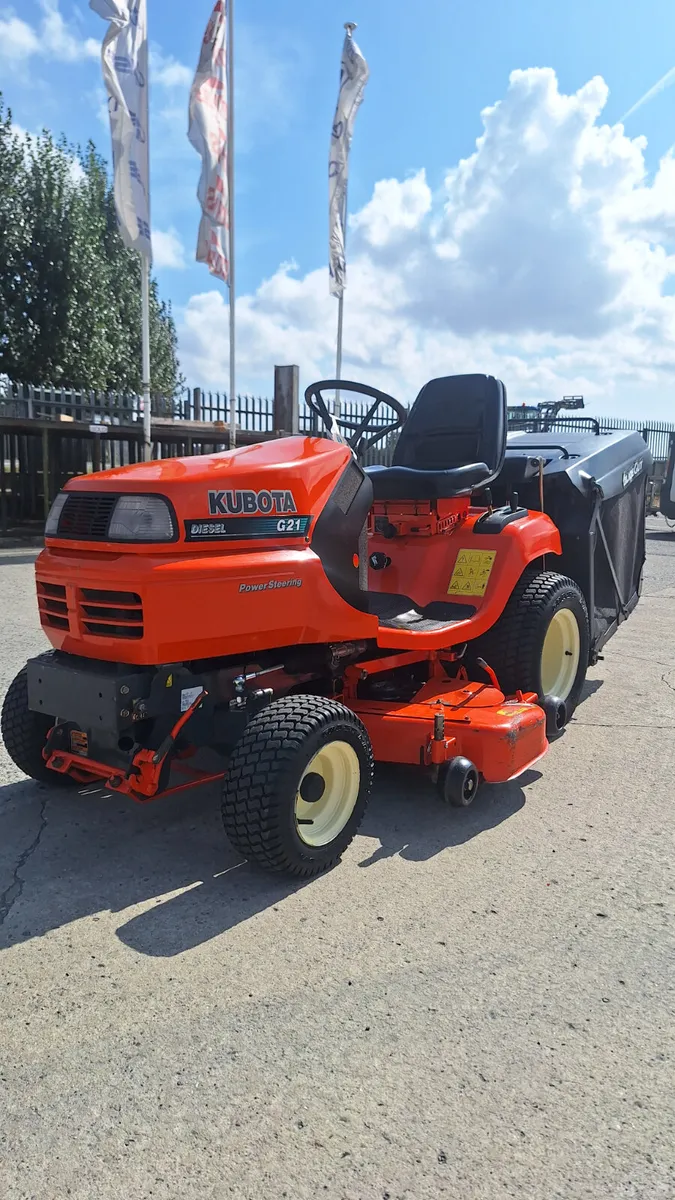 Kubota G21 Low Dump Mower - Image 2