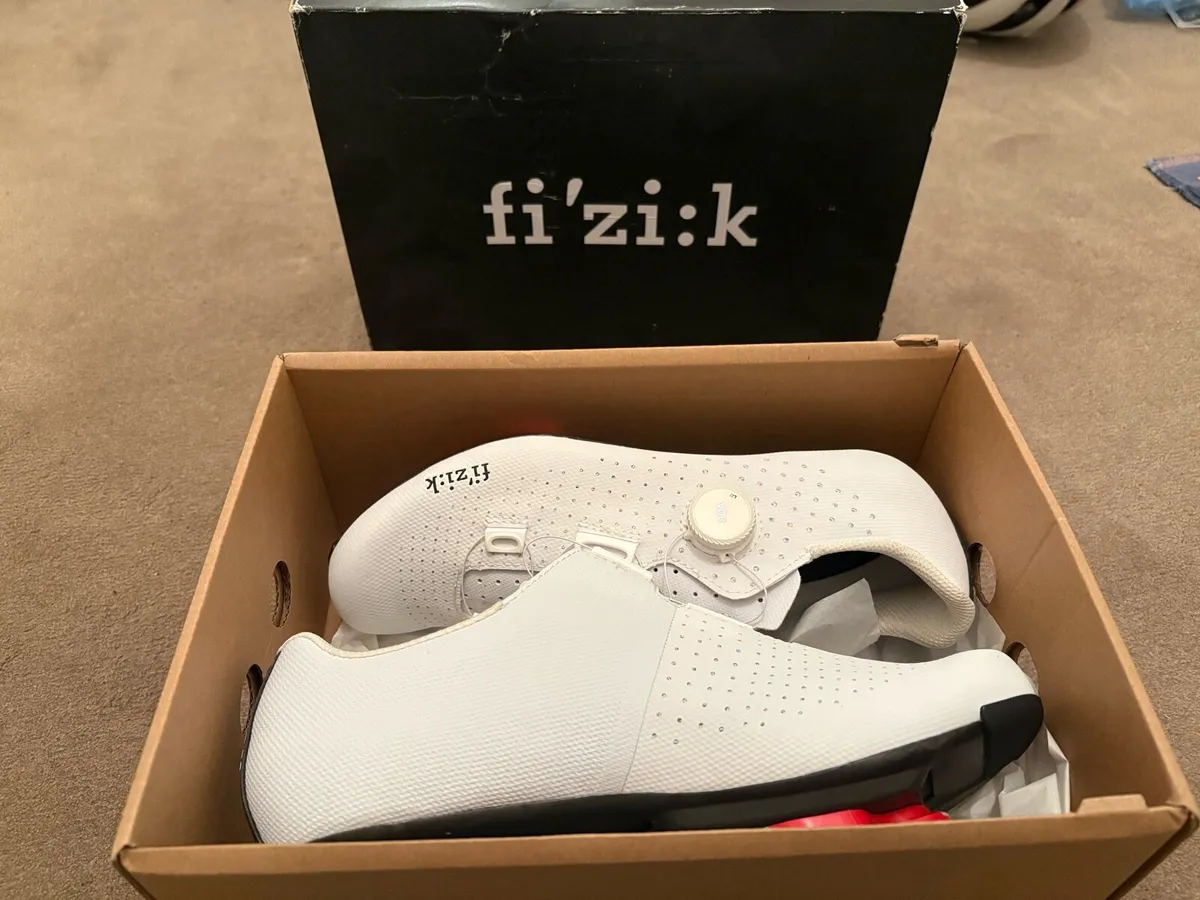 Fizik Tempo Decos Carbon Cycling Shoes - New - Image 1