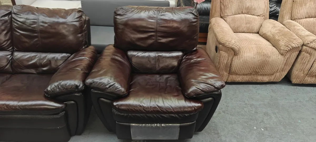 Electric Recliners Dark Leather Suit - Image 2