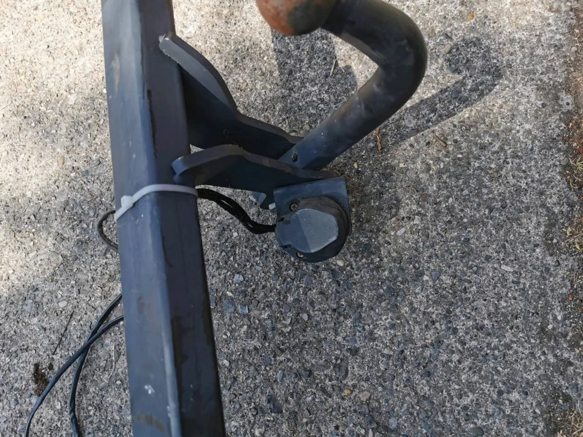 Toyota avensis towbar - Image 3