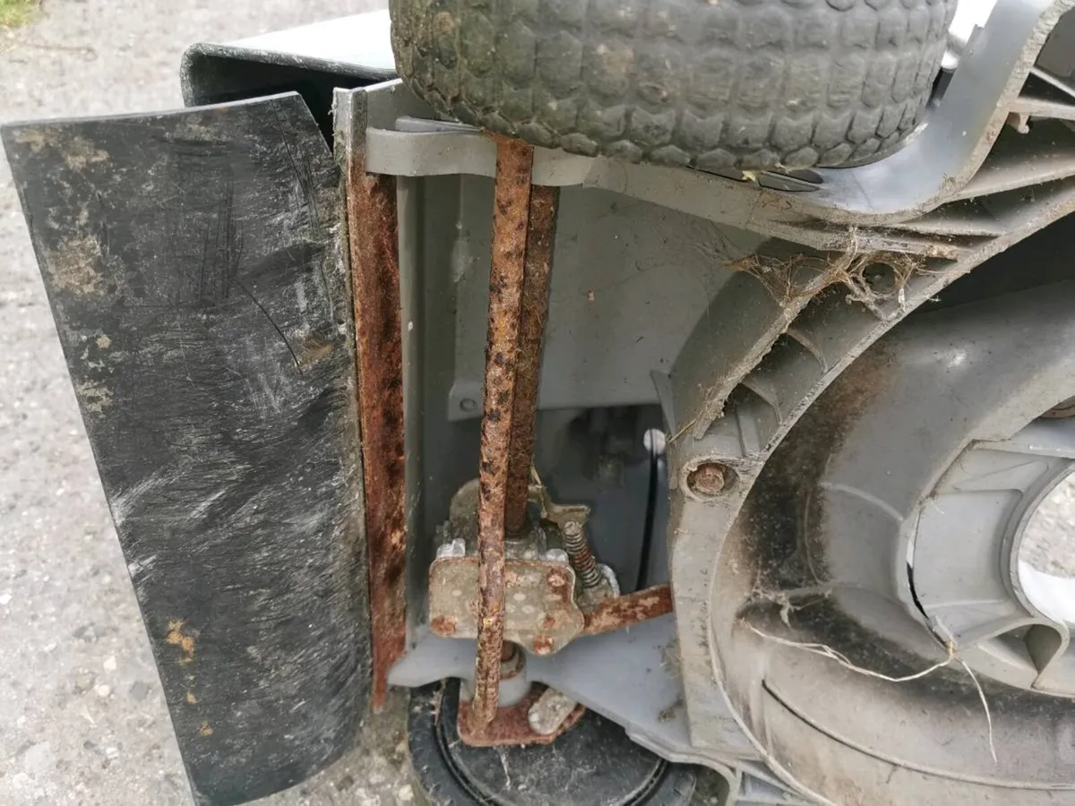 Honda lawnmower - Image 3