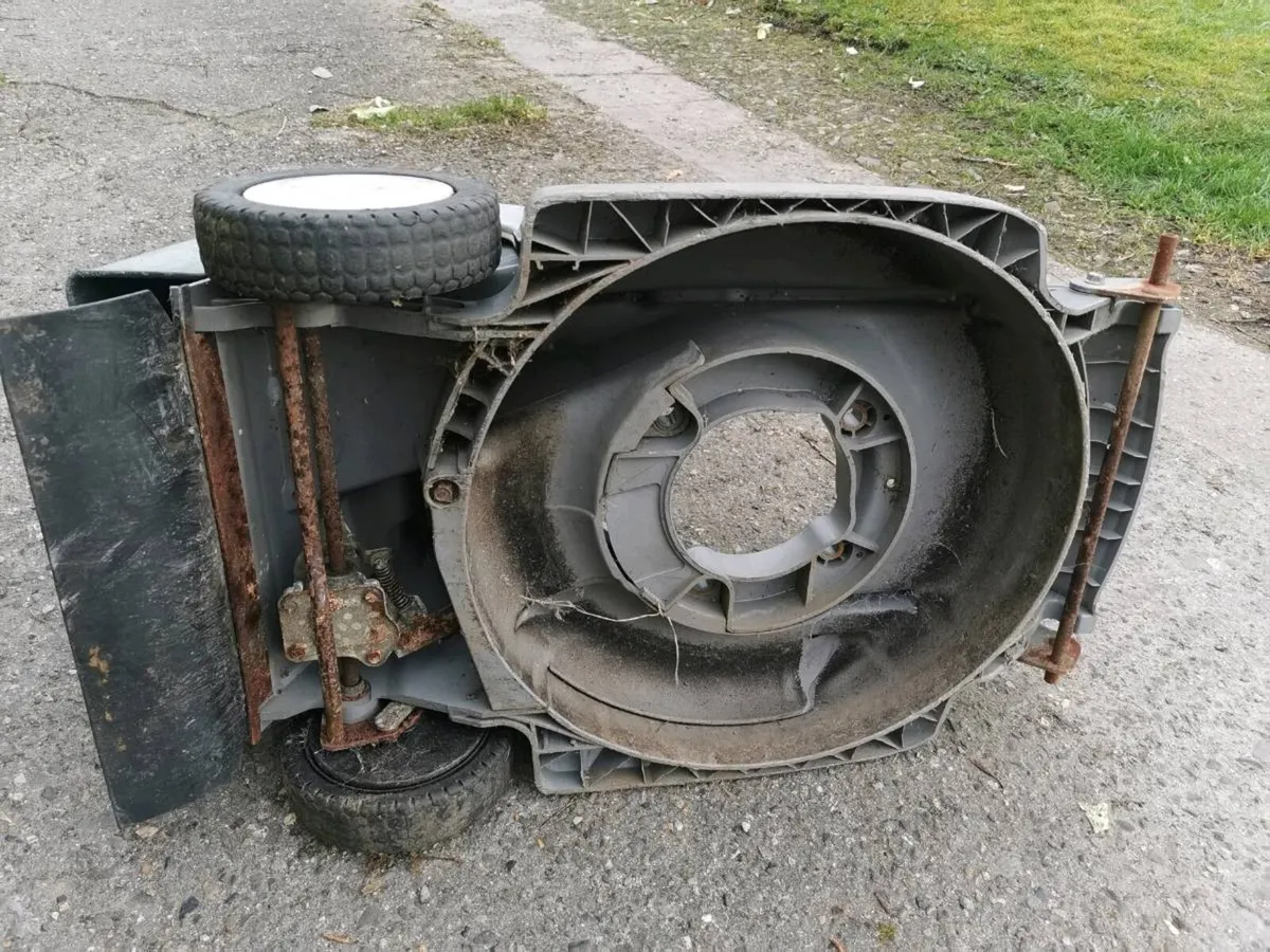 Honda lawnmower - Image 4