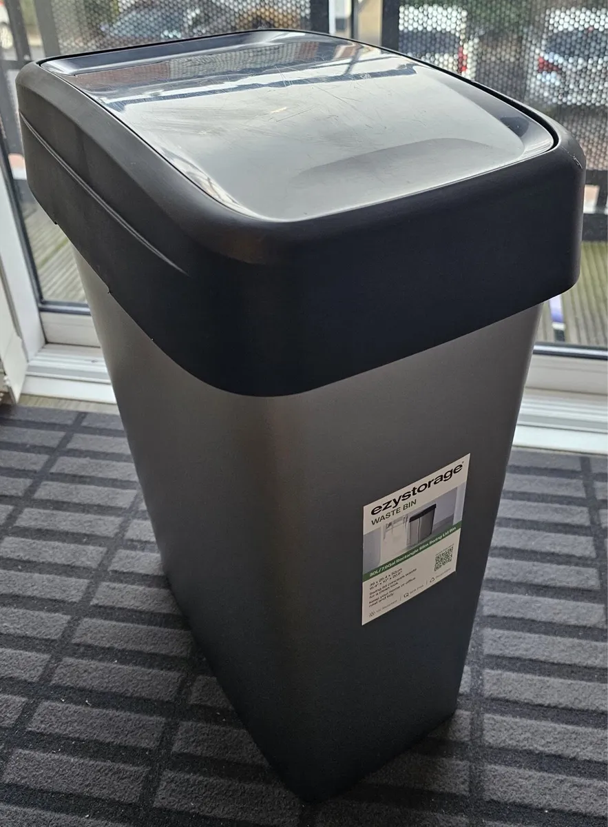 30L kitchen waste bin/ recycling, barely used - Image 2
