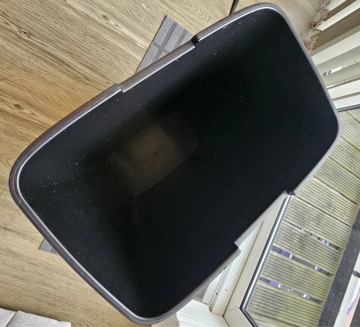 30L kitchen waste bin/ recycling, barely used - Image 4