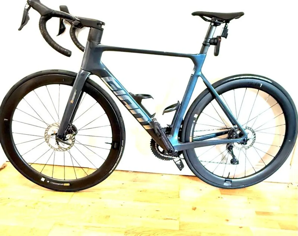 Giant Propel Advanced Pro 0 Aero Road Bike - Image 2