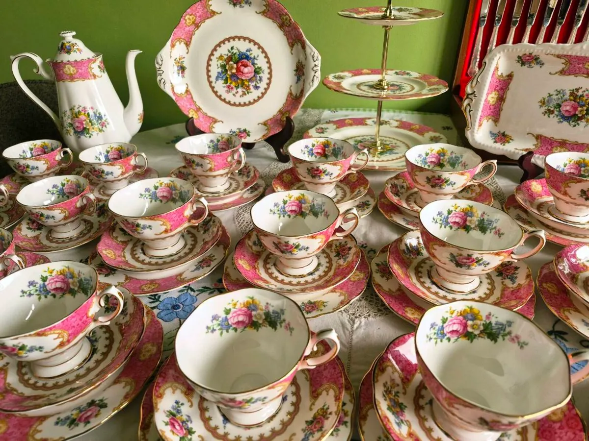 Royal albert iconic Lady Carlyle - Image 1