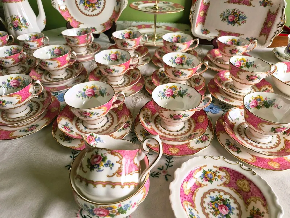 Royal albert iconic Lady Carlyle - Image 2
