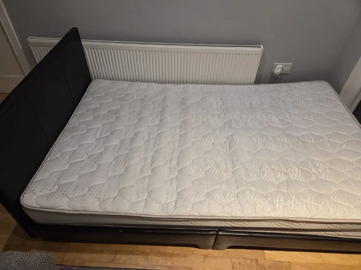 Small double bed for €50 - Image 1