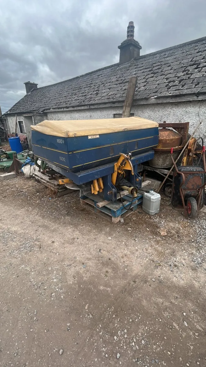 Manure spreaders - Image 1