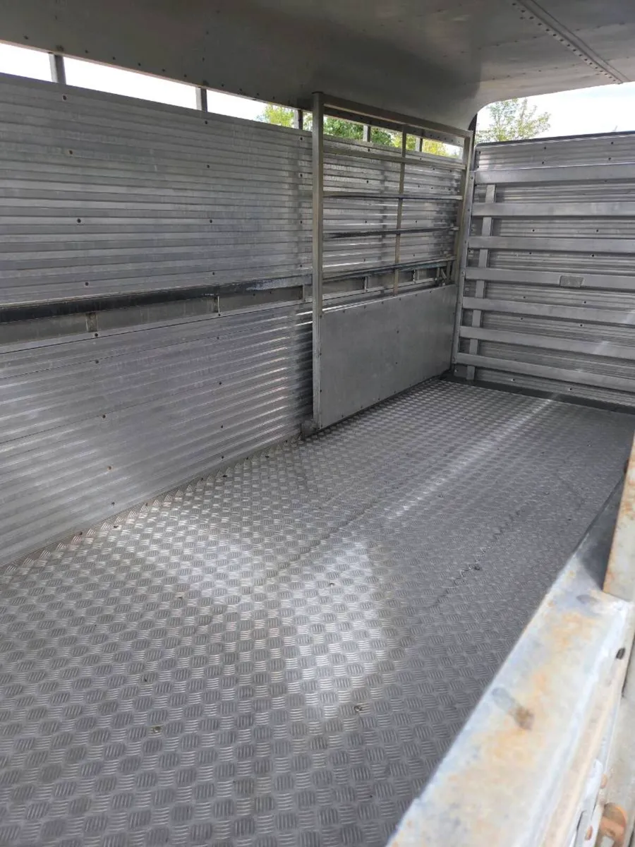 14 foot porter cattle trailer - Image 2
