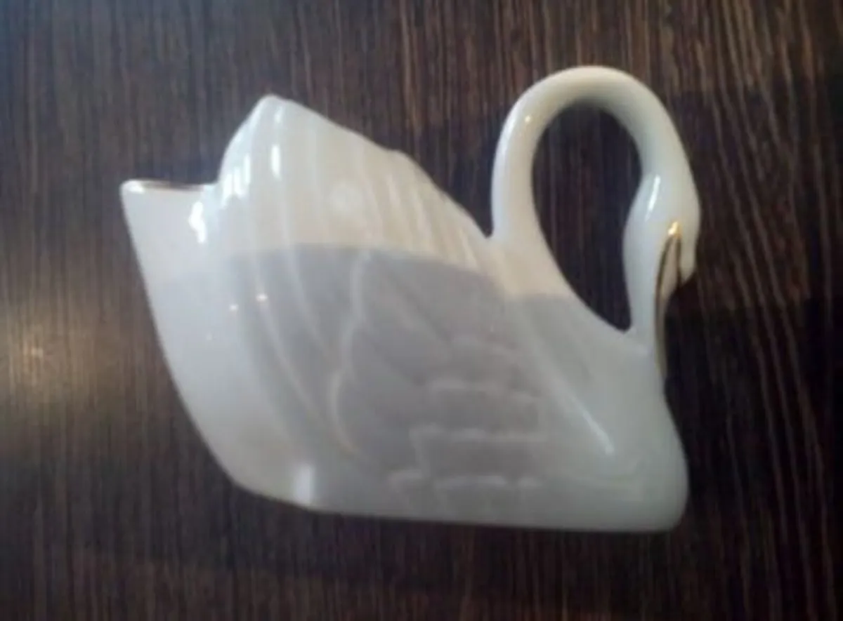 Royal Tara Fine Bone China Swan Figurine.