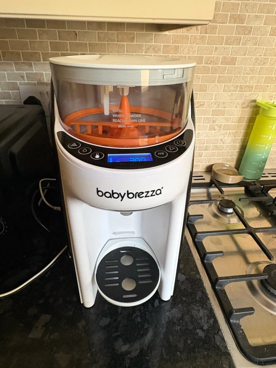 Baby Brezza bottle maker - Image 1