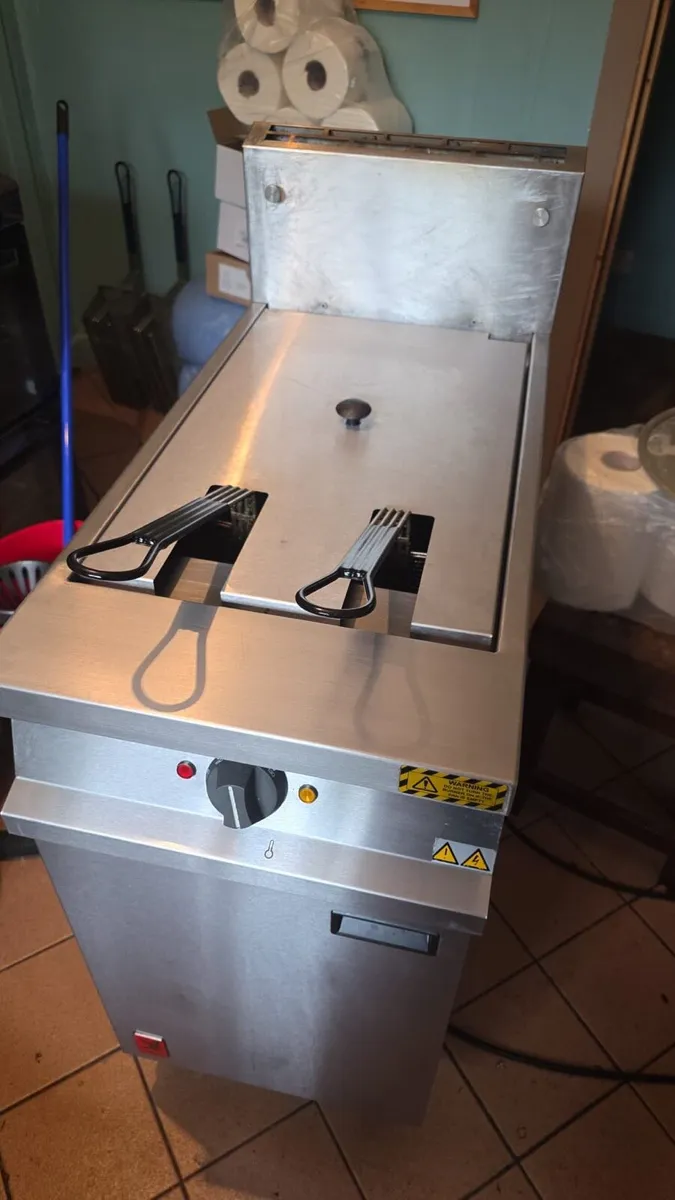 LPG deep fryer - Image 1