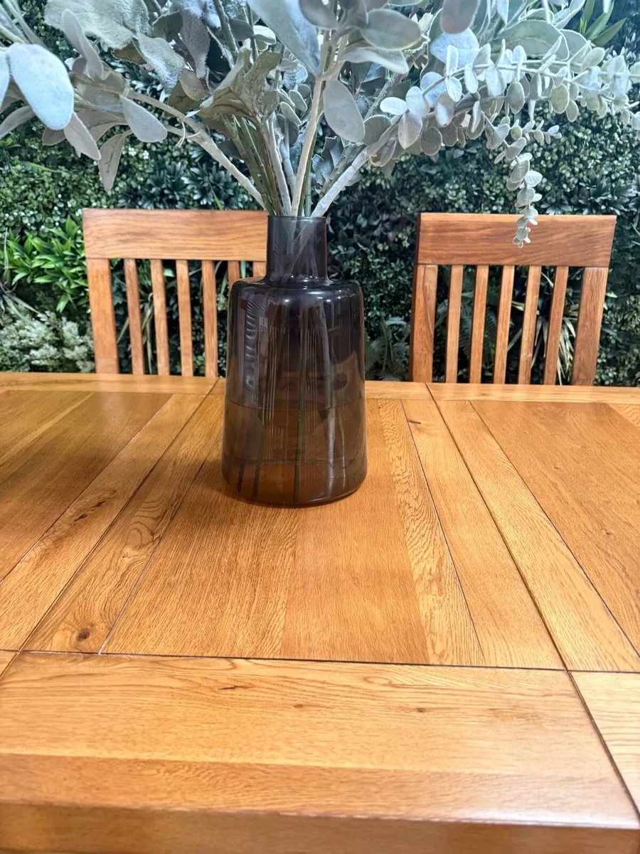 Extending solid oak kitchen table & 6 chairs - Image 4