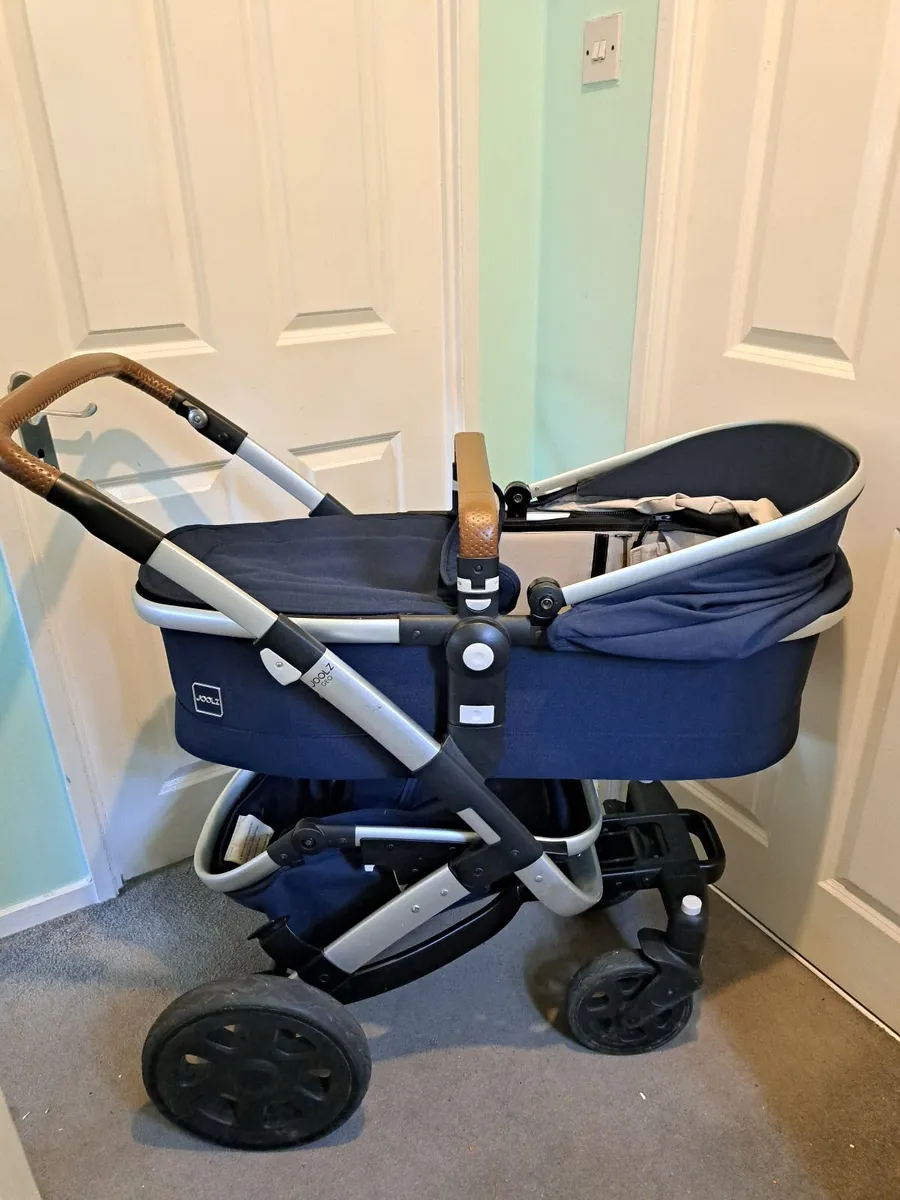 Newborn and toddler Pram - Image 1