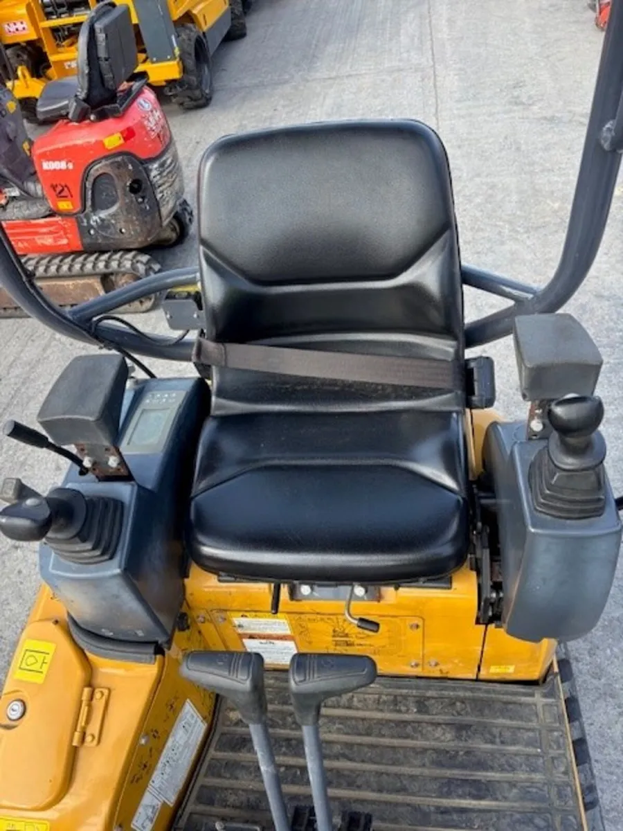 XCMG XE18E DIGGER - Image 4