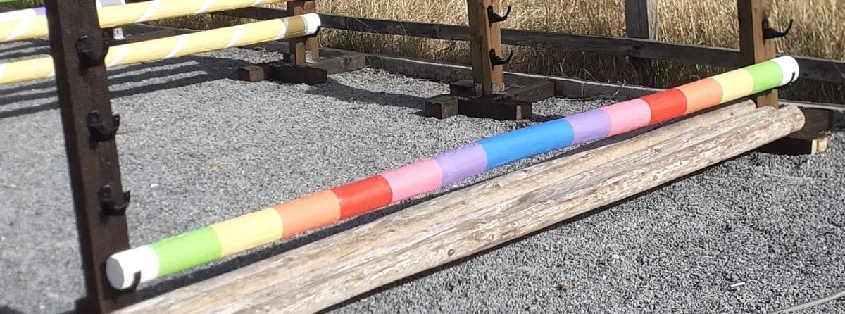 Showjumping poles and stands - Image 2