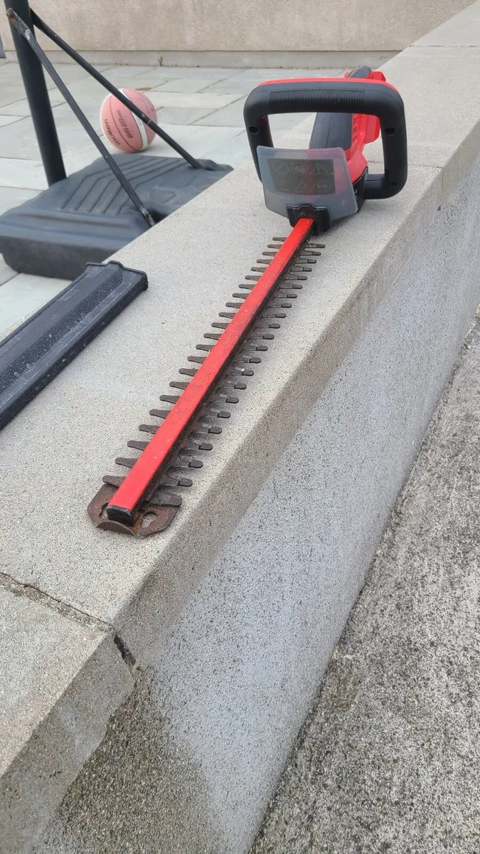 Einhell 18V Hedge Cuttere - Image 3