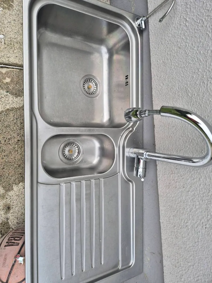 Franke sink & taps - Image 1