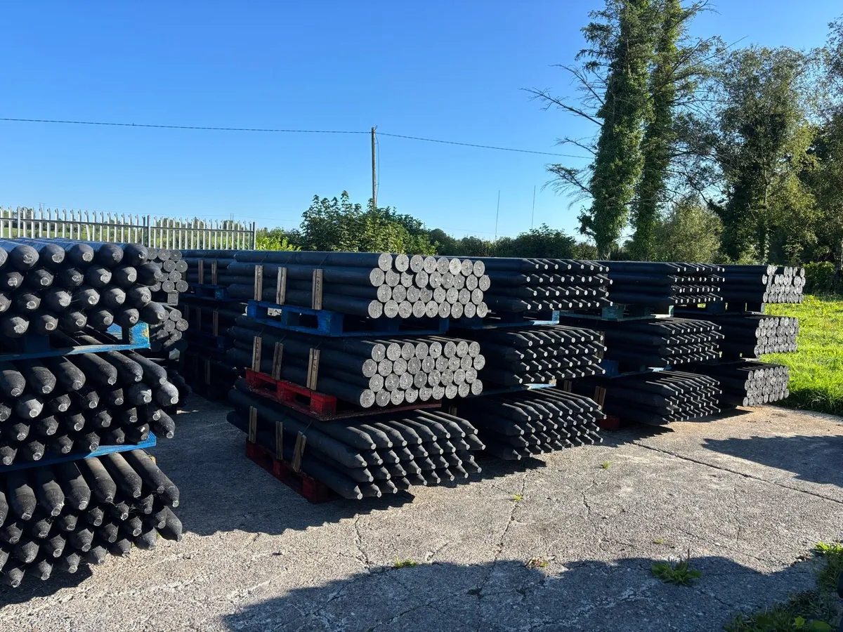 Rubber fencing stakes - Image 3
