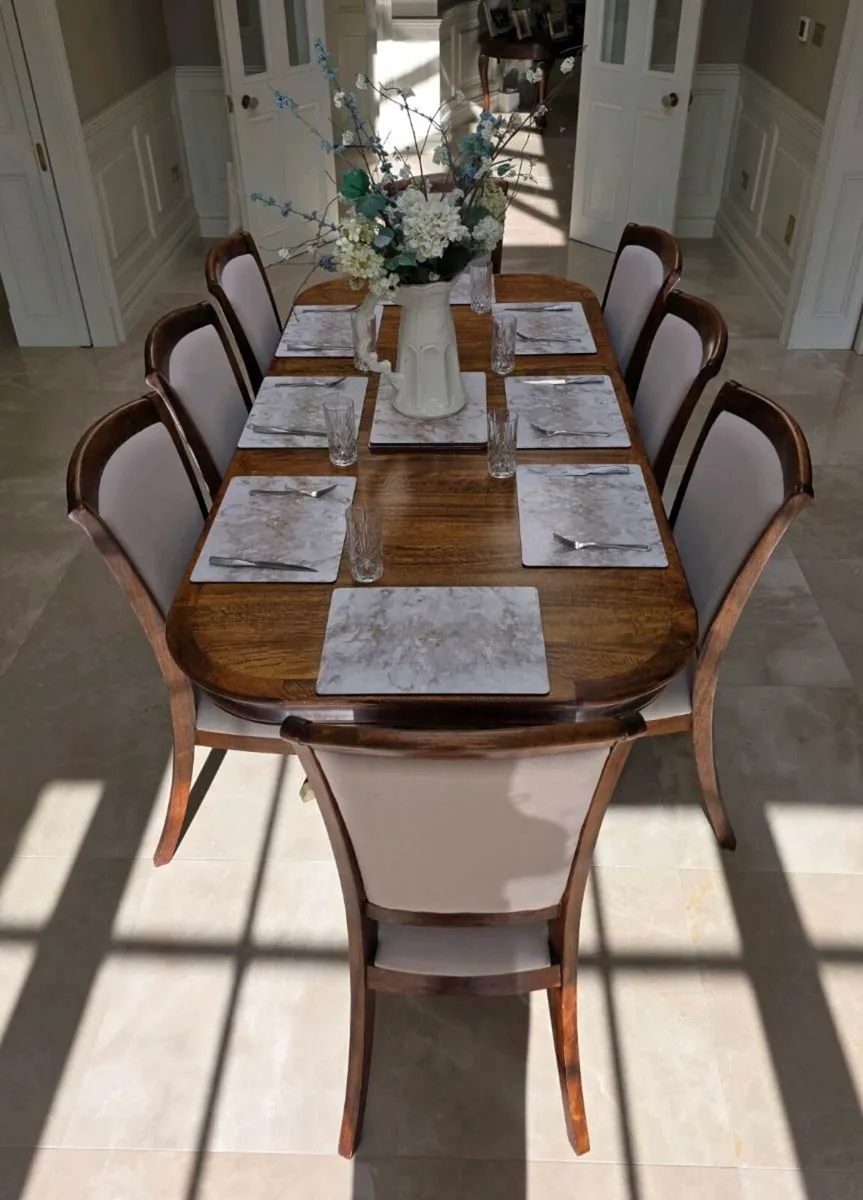 Willis & Gambier Montpellier Dining table & chairs - Image 3