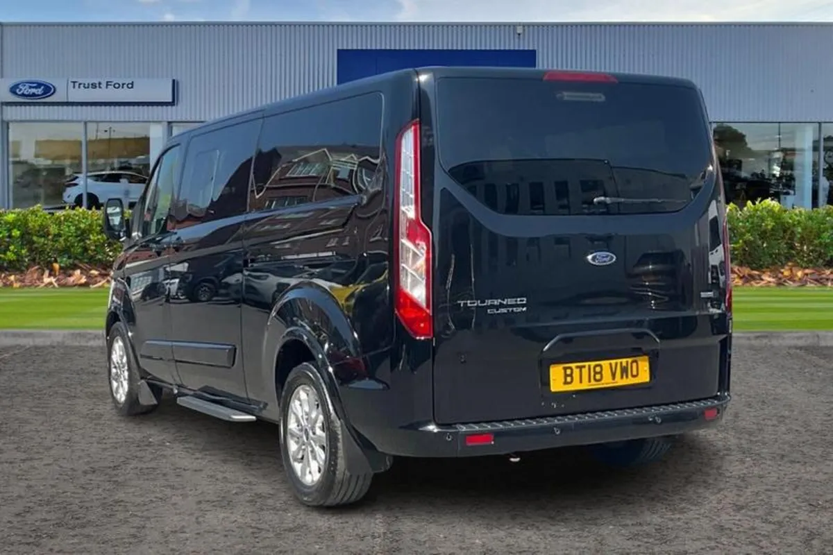 Ford Tourneo Custom 2.0 310 EcoBlue Titanium Minib - Image 2