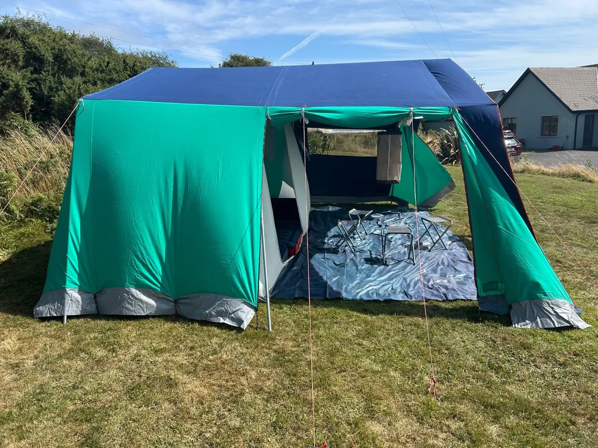 A 6 man ridge tent - Image 3